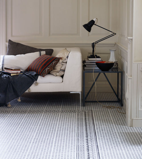 Casino Dealer Patterned Corner Wall Tiles